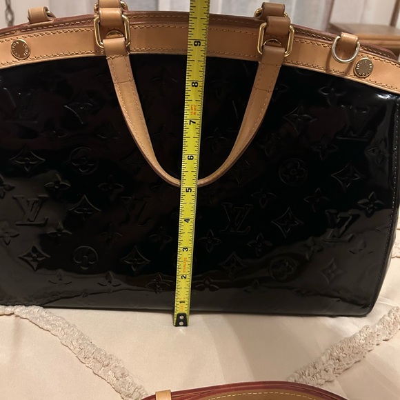 LOUIS VUITTON / Black Vernis MM
(AUTHENTIC) - Picture 13 of 15